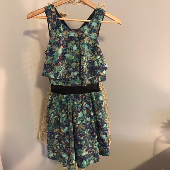 Dress - Picture 1 of 3